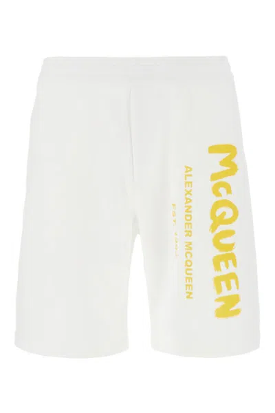 Alexander Mcqueen Logo-print Cotton Shorts In Weiss