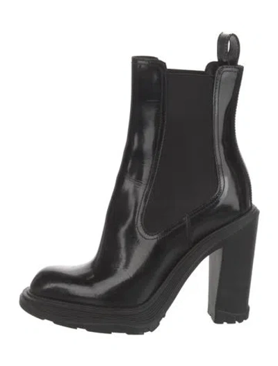 Pre-owned Alexander Mcqueen Patent Leather Chelsea Boots In Black