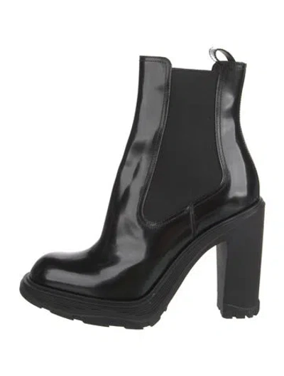 Pre-owned Alexander Mcqueen Patent Leather Chelsea Boots In Black
