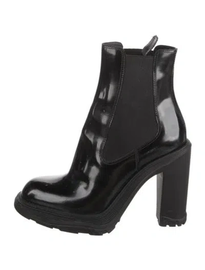 Pre-owned Alexander Mcqueen Patent Leather Chelsea Boots In Black