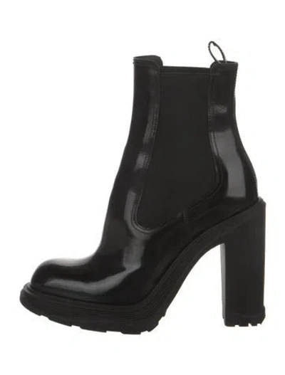 Pre-owned Alexander Mcqueen Patent Leather Chelsea Boots In Black