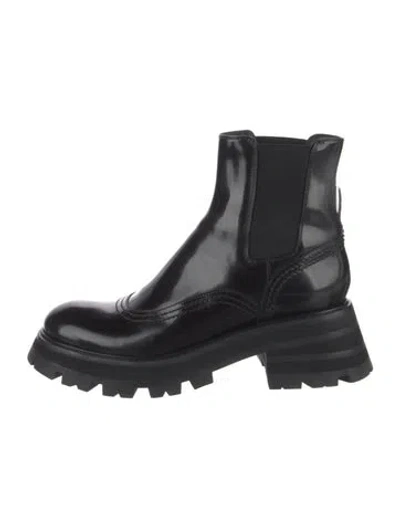 Pre-owned Alexander Mcqueen Patent Leather Chelsea Boots In Black