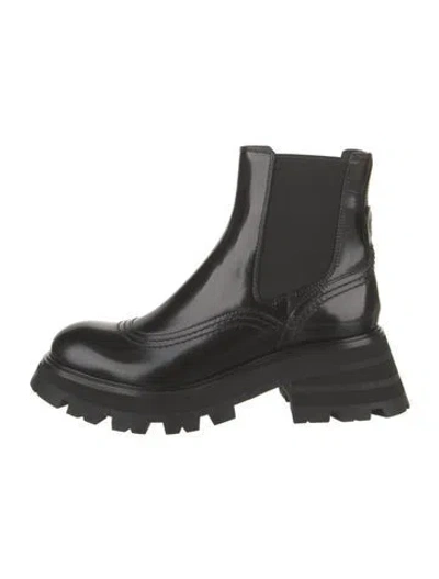Pre-owned Alexander Mcqueen Patent Leather Chelsea Boots In Black