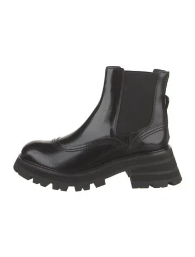 Pre-owned Alexander Mcqueen Patent Leather Chelsea Boots In Black