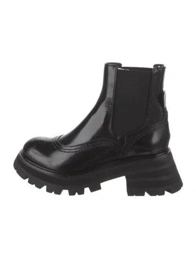 Pre-owned Alexander Mcqueen Patent Leather Chelsea Boots In Black