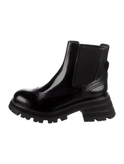 Pre-owned Alexander Mcqueen Patent Leather Chelsea Boots In Black