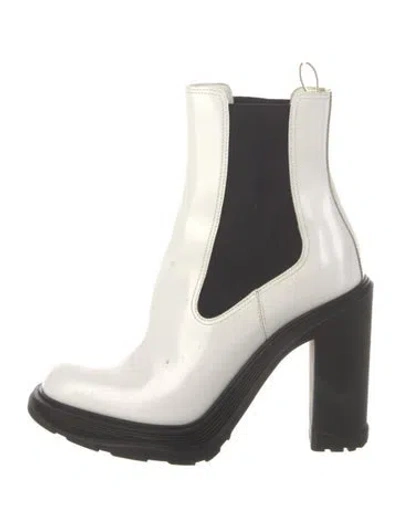 Pre-owned Alexander Mcqueen Patent Leather Chelsea Boots In White
