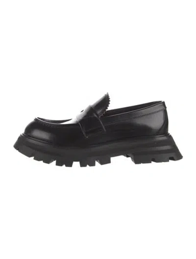 Pre-owned Alexander Mcqueen Patent Leather Loafers In Black