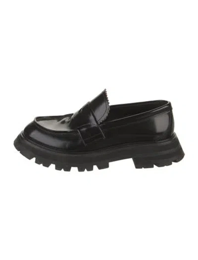 Pre-owned Alexander Mcqueen Patent Leather Loafers In Black