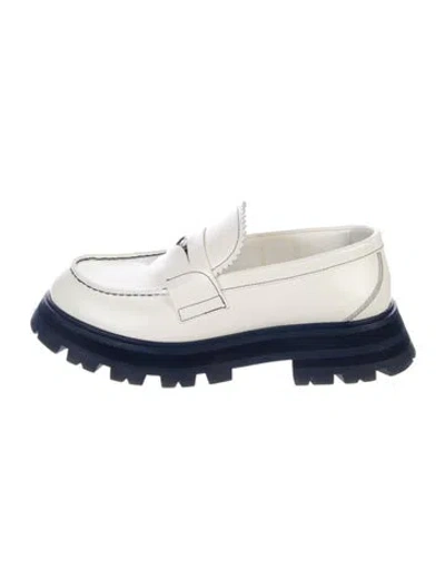 Pre-owned Alexander Mcqueen Patent Leather Loafers In White