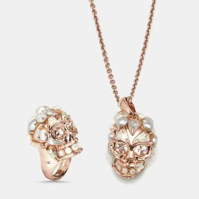 Pre-owned Alexander Mcqueen Pearl Crystal Ename Embellished Skull Rose Gold Tone Ring & Pendant Necklace Set