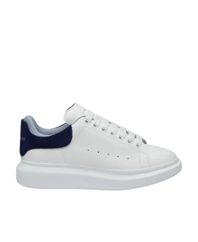 Alexander Mcqueen Men White And Black Low-top Sneakers With Chunky Sole And Contrasting Heel Tab In
