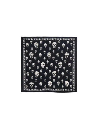 Alexander Mcqueen Pleated Skull-print Scarf In Black/ivory