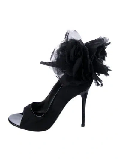 Pre-owned Alexander Mcqueen Pumps In Black