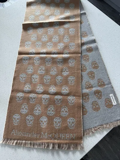 Pre-owned Alexander Mcqueen Reversible Scarf In Gray