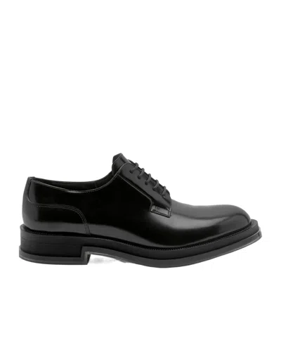 Alexander Mcqueen Leather Derby Lace Up Shoes In Black