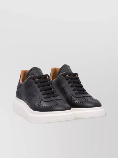 Alexander Mcqueen Round Toe Perforated Detailing Contrast Sole In Black