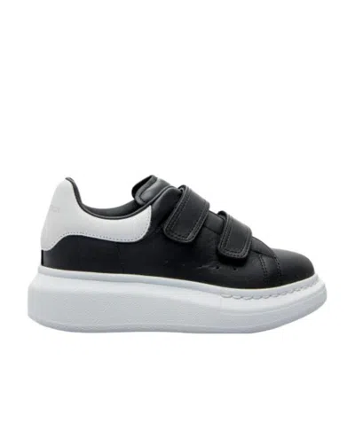 Alexander Mcqueen Round-head Sneakers In Black