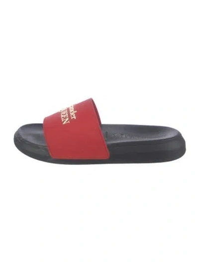 Pre-owned Alexander Mcqueen Rubber Graphic Print Slides In Red