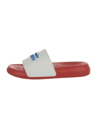 Pre-owned Alexander Mcqueen Rubber Graphic Print Slides In White