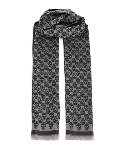 ALEXANDER MCQUEEN BUFANDA - NEGRO