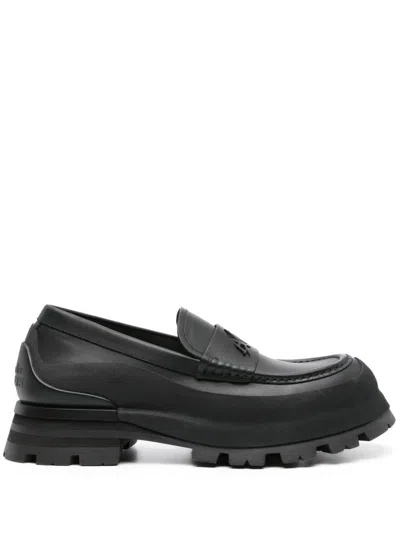 Alexander Mcqueen Seal Logo Leather Loafers In Black