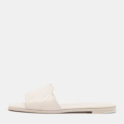 Pre-owned Alexander Mcqueen Seal Size 38 Cream Leather Flat Slide