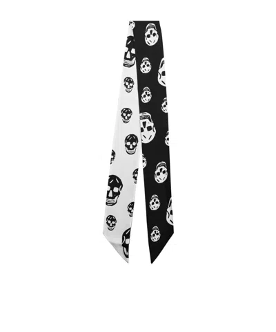 Alexander Mcqueen Simple Silk Scarf In Black