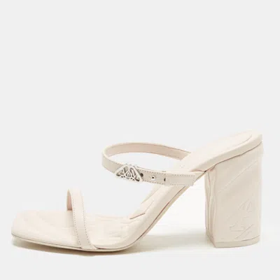 Pre-owned Alexander Mcqueen Size 38 Off White Leather Strappy Block Heel Slide Sandals