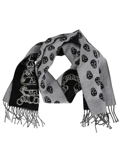 Alexander Mcqueen Skull Intarsia Knitted Fringed Scarf In Multi