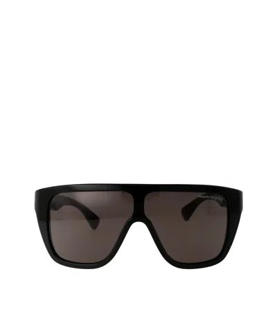 Alexander Mcqueen Skull-hinged Shield-frame Sunglasses In Black