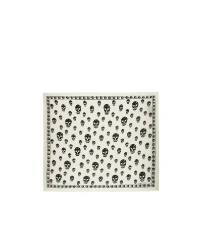 Alexander Mcqueen Skull Printed Frayed-edge Scarf In White