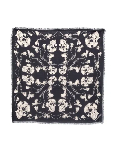 Alexander Mcqueen Skull Printed Fringed Edge Foulard In Multi