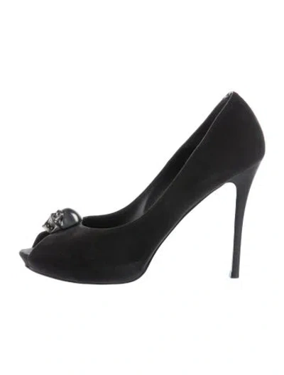 Pre-owned Alexander Mcqueen Skull Suede Pumps In Black