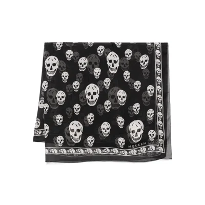 Alexander Mcqueen Classic Skull Silk Scarf In Black