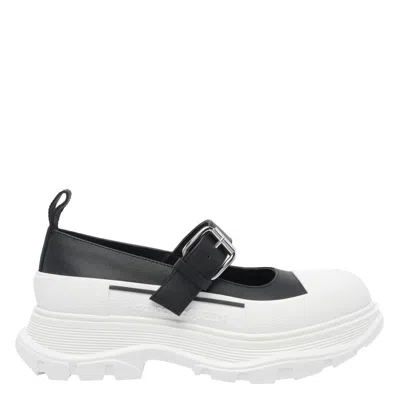 Alexander Mcqueen Sneakers In Black