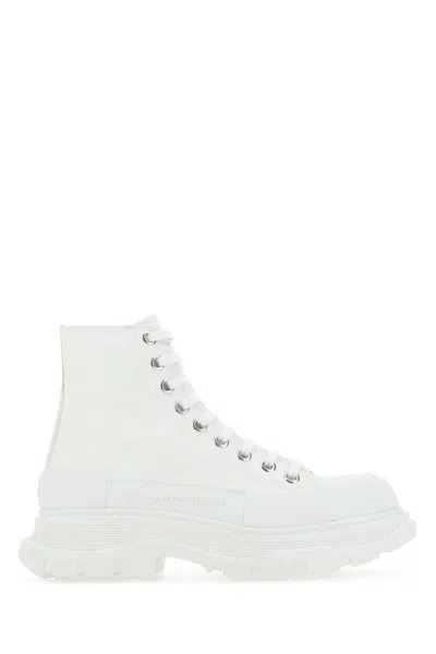 Alexander Mcqueen Tread Slick Ankle Boots In White
