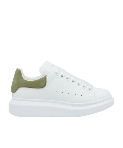 Alexander Mcqueen Sneakers Oversize Pour Femme En Blanc/vert In White