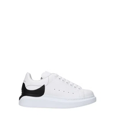 ALEXANDER MCQUEEN ALEXANDER MCQUEEN SNEAKERS OVERSIZE DONNA PELLE BIANCO/NERO