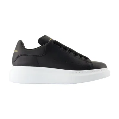 Alexander Mcqueen Sneakers Oversized In Black