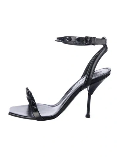 Pre-owned Alexander Mcqueen Spike Accents Leather Pumps In Black