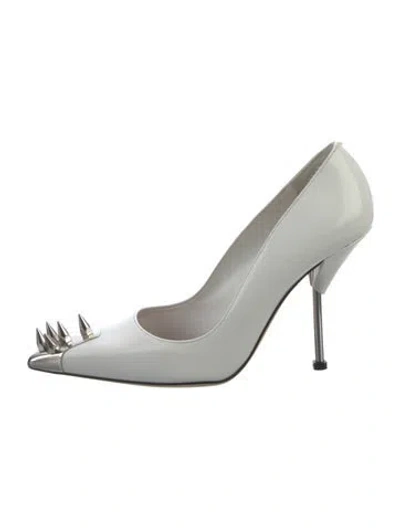 Pre-owned Alexander Mcqueen Spike Accents Leather Pumps In White