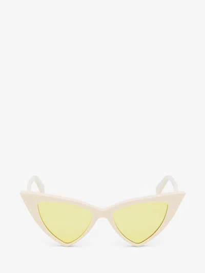 Alexander Mcqueen Spike Sunglasses In White