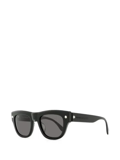 Alexander Mcqueen Spike-stud Rectangle-frame Sunglasses In Green