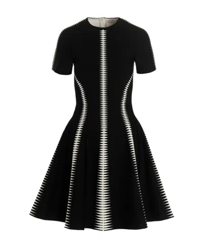 Alexander Mcqueen Spine Jacquard Short-sleeve Dress In Black