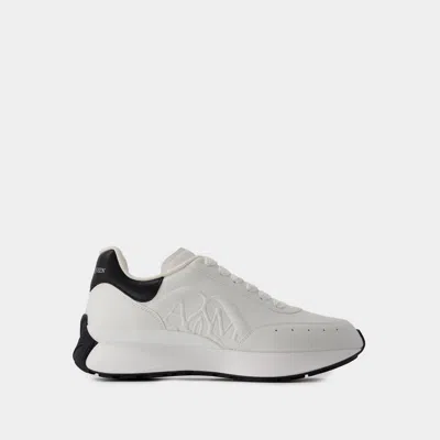 Alexander Mcqueen Sprint Runner Sneakers In White