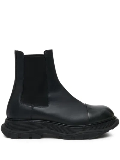 Alexander Mcqueen Wander Leather Chelsea Boots In Black