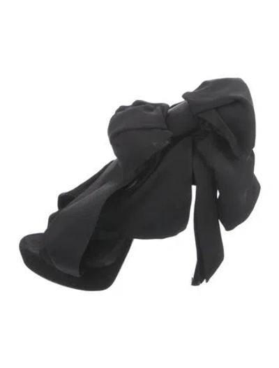 Pre-owned Alexander Mcqueen Suede Pumps In Black