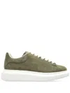 Alexander Mcqueen Sneakers Aus Wildleder In Grau