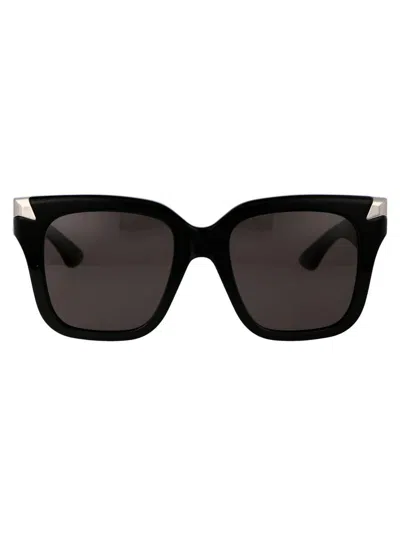 Alexander Mcqueen Alexander Mc Queen Sunglasses Am0441 S 001 In 001 Black Black Grey